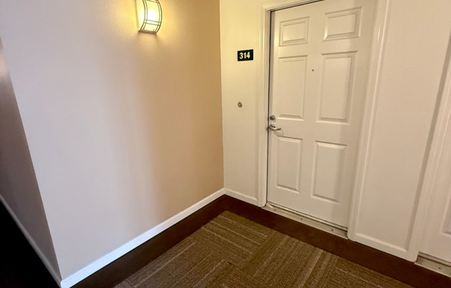 Parc Crossing 1 Bed 1 Bath Unit in Mountain View Available Now!!!!