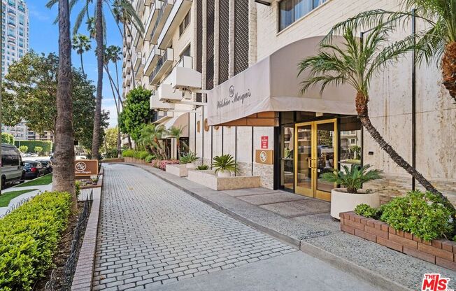 2 beds, 2 baths, 1,071 sqft, $4,100, Unit 801