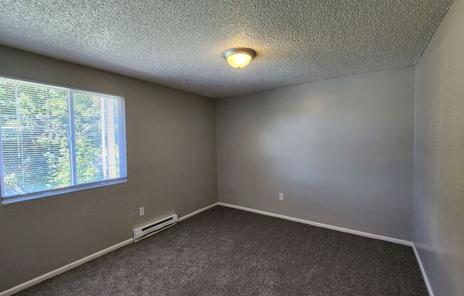 2 beds, 1 bath, 710 sqft, $1,100, Unit HH336