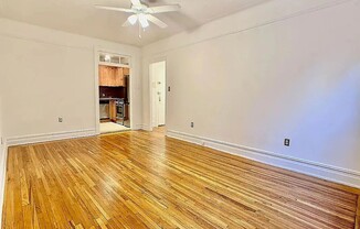 1 bed, 1 bath, $3,500, Unit 2R