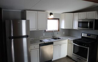 2 beds, 1 bath, $1,200, Unit Lot #18