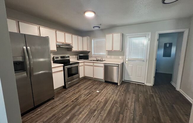 3 beds, 2 baths, $1,425