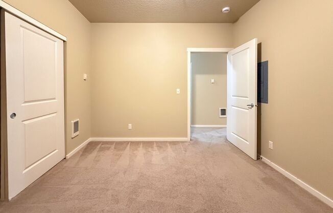 2 beds, 2 baths, 1,090 sqft, $1,600, Unit 523-05