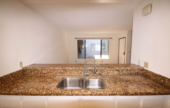 1 bed, 1 bath, $1,800, Unit 5