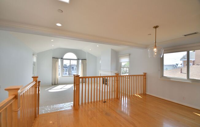 3 Bedroom Home in Coveted "Golden Hills"