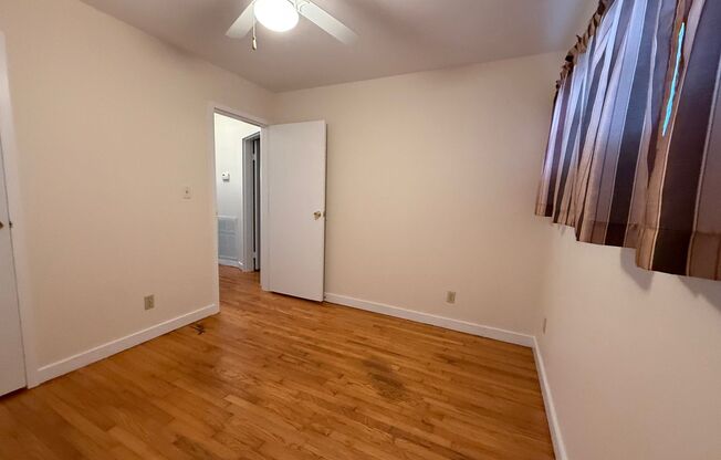 2 beds, 1 bath, $1,600