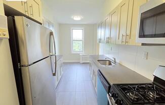 3 beds, 1.5 baths, 1,100 sqft, $4,587, Unit 52A