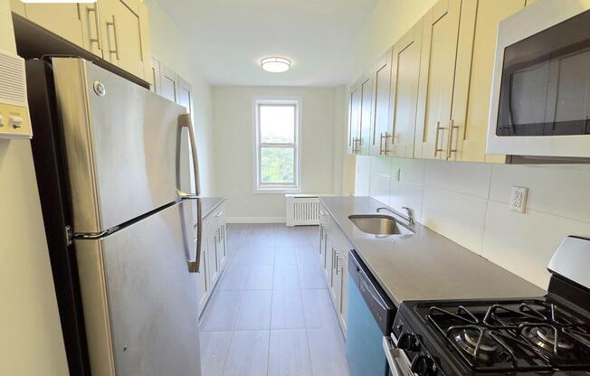 3 beds, 1.5 baths, 1,100 sqft, $4,587, Unit 52A