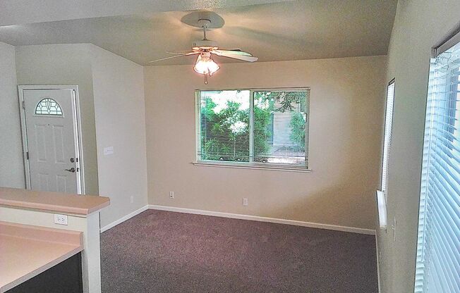 1 bed, 1 bath, 650 sqft, $1,295, Unit 013