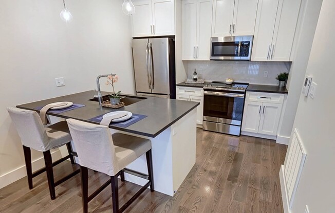 1 bed, 1 bath, $3,200, Unit 305