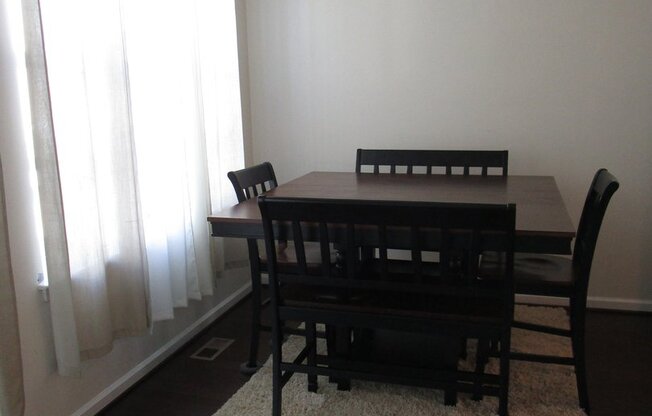 Gorgeous 3 Bedroom Townhome in Beltsville!