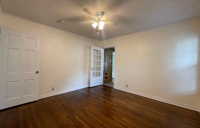 2 beds, 1 bath, $1,895