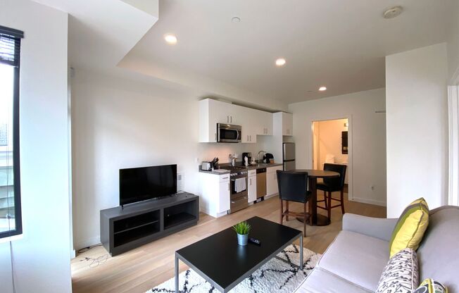 1 bed, 1 bath, $2,695, Unit Unit 3