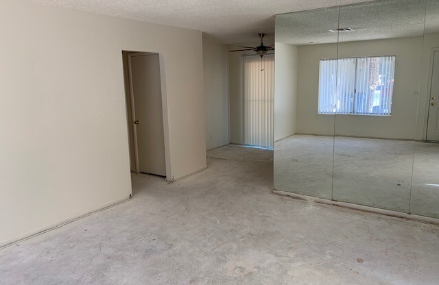 2 bedroom townhouse Nellis/Charleston 1425/mo