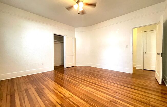 2 beds, 1 bath, $1,895