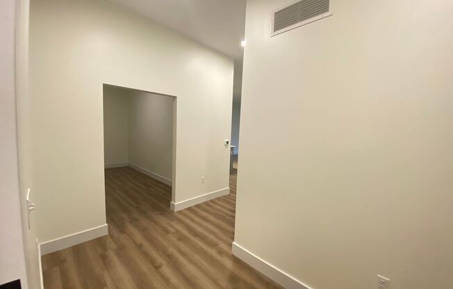 1 bed, 1 bath, 899 sqft, $2,910, Unit 433