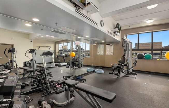 1 bed, 1 bath, 400 sqft, $2,950, Unit 512