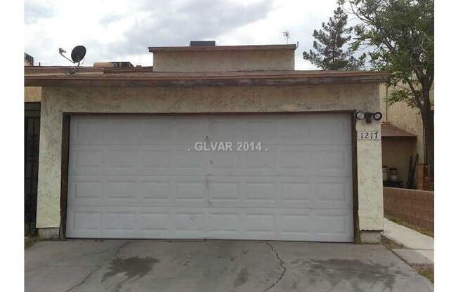 NICE 2 STORY TOWNHOUSE WITH Attached 2-Car GARAGE!