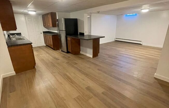 2 beds, 1 bath, 1,000 sqft, $1,350, Unit UNIT 1 *