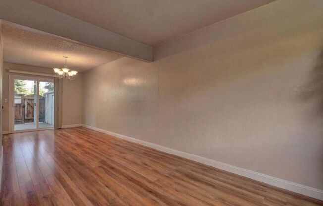 Modern 2-Bedroom Townhome in Peaceful Redwood Community