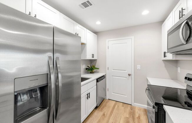 2 beds, 2 baths, 1,150 sqft, $1,599, Unit 0603