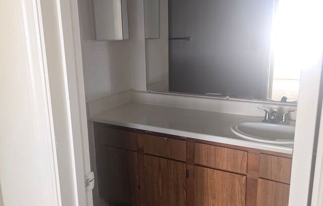 1 bed, 1 bath, 709 sqft, $850, Unit PG 0924