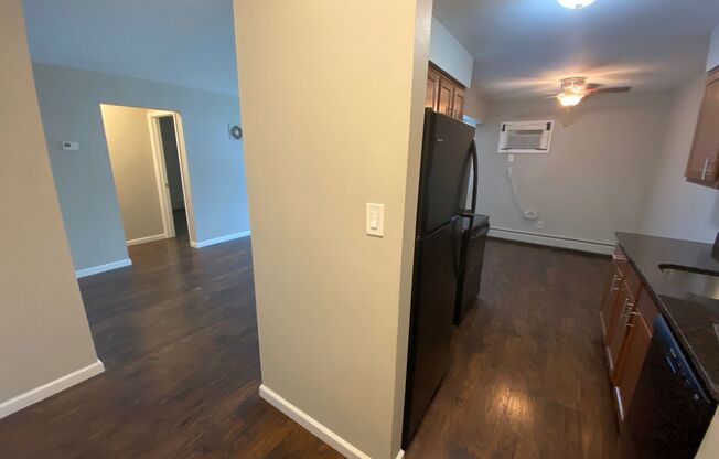 1 bed, 1 bath, 650 sqft, $1,050, Unit 23-203