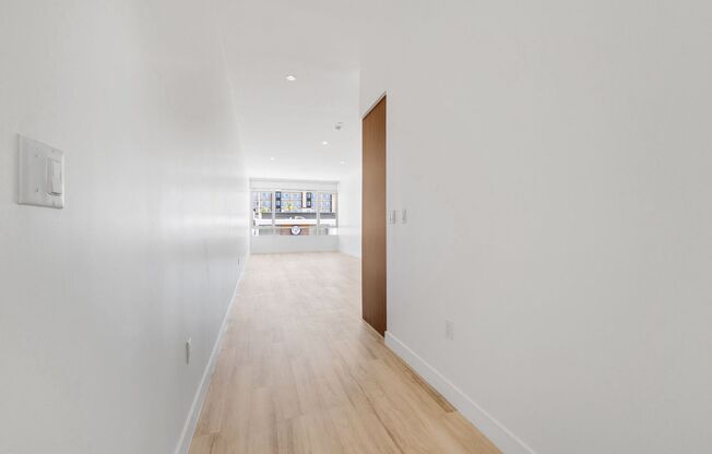 2 beds, 1 bath, 987 sqft, $3,495, Unit 201