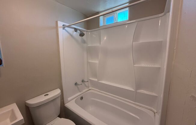 1 bed, 1 bath, $1,100, Unit 48-08