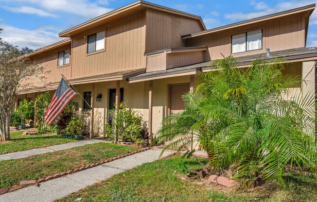 Spacious 1-bedroom, 1.5-bath, two-story Kirby Creek townhome close to N. Dale Mabry