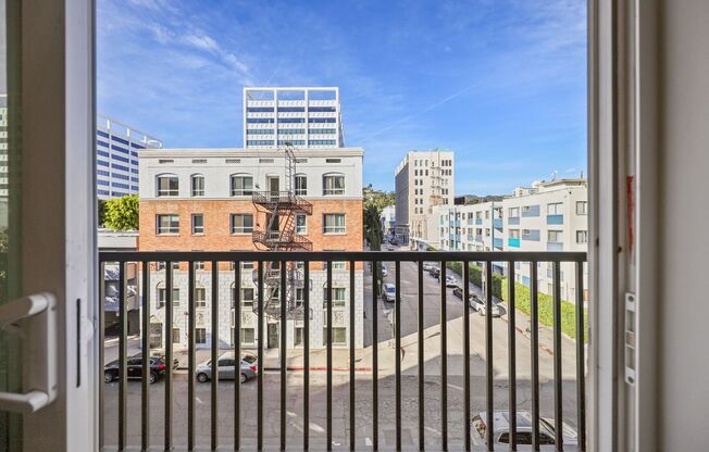 4 beds, 4 baths, 1,200 sqft, $4,484, Unit 210