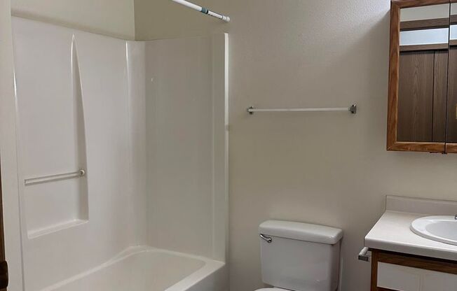 2 beds, 2 baths, $1,075, Unit 1704-307