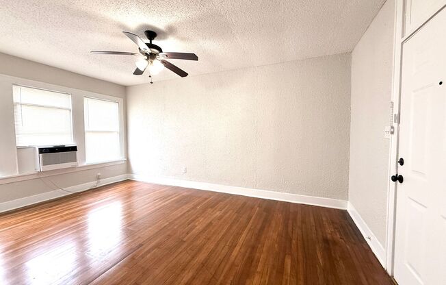 1 bed, 1 bath, $1,000, Unit B3606
