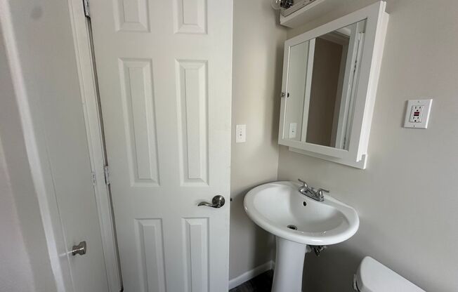 3 beds, 1 bath, $1,695