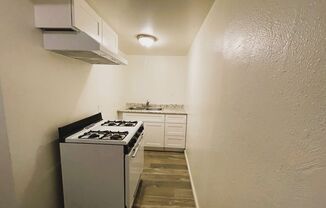 2 beds, 1 bath, $1,095, Unit Unit B