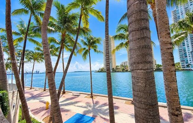2 beds, 2 baths, $3,900, Unit # 1601