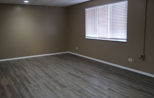 Lake Terrace #4. 3BD/1BA  Very spacious condo on Lake Avenue!  $2700 per month includes assigned parking - Available 8/13/26!