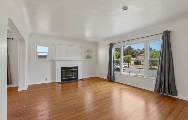 3Bd/2ba Home w/parking in Santa Monica