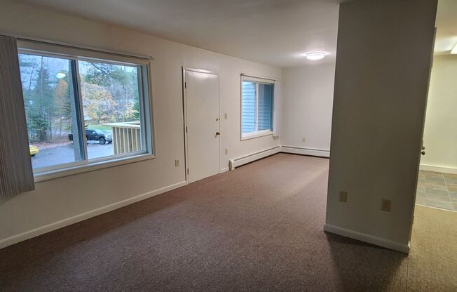 2 beds, 1 bath, $1,325, Unit 46