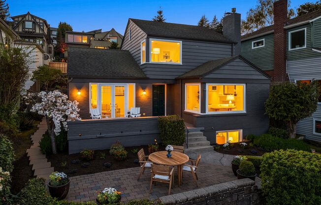 Laurelhurst View Home