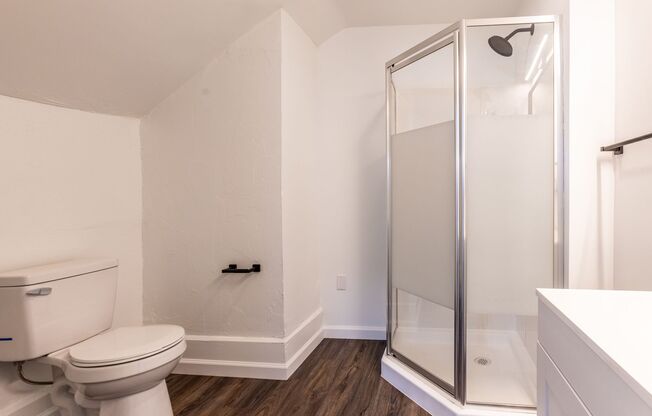 4 beds, 2.5 baths, $2,099, Unit South Side Slopes