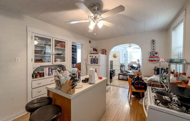 1412 HENDERSON