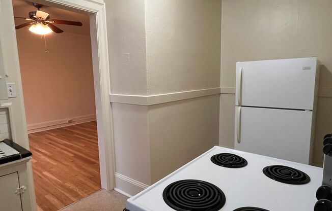 Studio, 1 bath, 485 sqft, $1,025, Unit 34