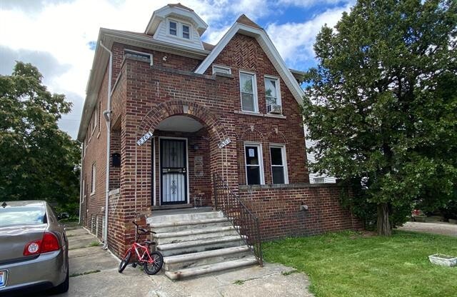 2301 LA BELLE ST