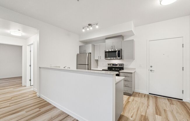 2 beds, 1 bath, 913 sqft, $2,495, Unit 135