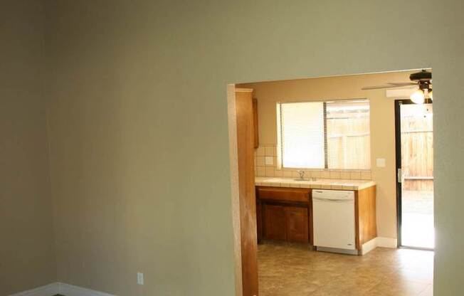 4301 Planz Rd Unit B - 2+1.5 Townhouse - SW Bakersfield - W/D Hookups and 2 car garage!!