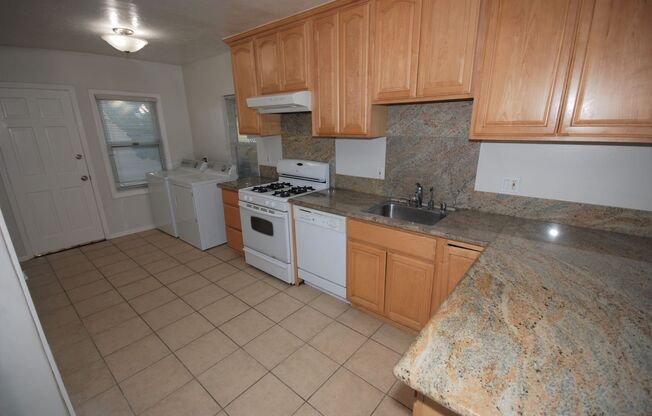 2 beds, 1 bath, $3,195, Unit A