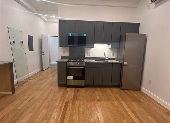 Studio, 1 bath, $1,850, Unit 302