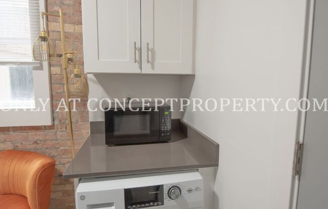 1 bed, 1 bath, 325 sqft, $1,125, Unit 2B