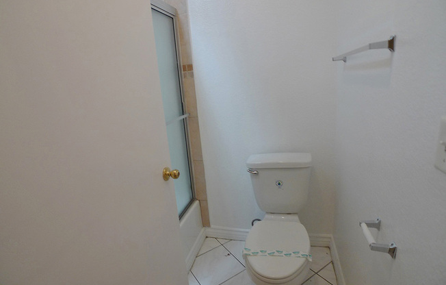 2 beds, 2 baths, 910 sqft, $2,695, Unit 514